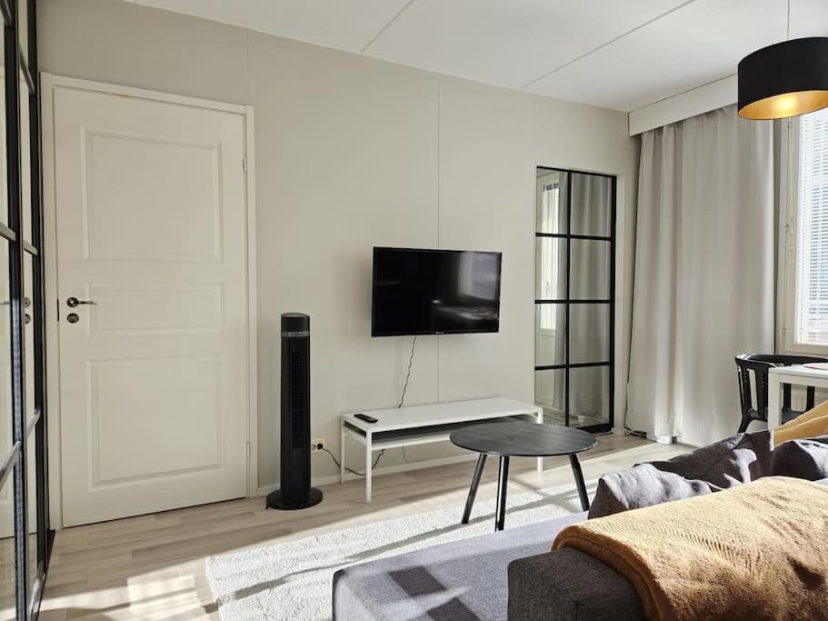 Modern One-Bedroom With Glazed Sun Balcony, 350M Metro Helsinki Extérieur photo