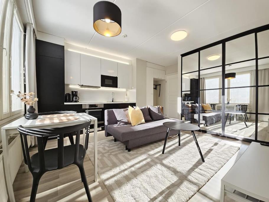 Modern One-Bedroom With Glazed Sun Balcony, 350M Metro Helsinki Extérieur photo